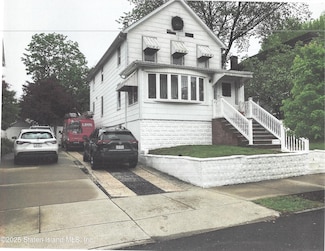 233 Fisher Ave, Staten Island, NY 10307
