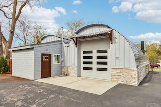 723 W Main St, Watertown, WI 53094