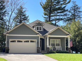 1339 Outer Dr W, Traverse City, MI 49685