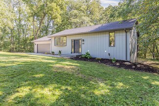 1315 Wildwood Ln, Mahomet, IL 61853