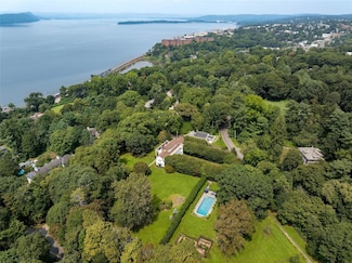 36 Revolutionary Rd, Briarcliff Manor, NY 10510
