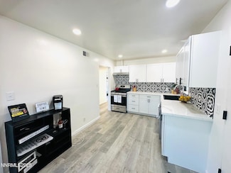 1570 Radcliffe Dr, Reno, NV 89502