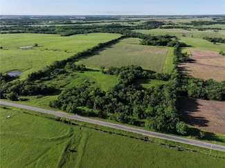 2405 W 1350 Rd, Centerville, KS 66014