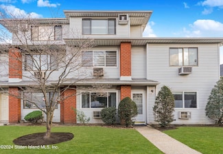 23 Richmond Ct Unit 17A, Staten Island, NY 10303
