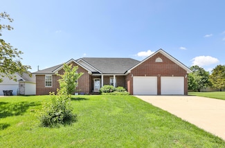 1020 Berkley Dr, Marshfield, MO 65706