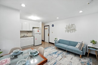 164 Ogden Ave Unit 105, Jersey City, NJ 07307