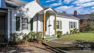 834 6th Ave NW, Hickory, NC 28601