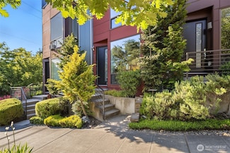 252 E Roanoke St, Seattle, WA 98102