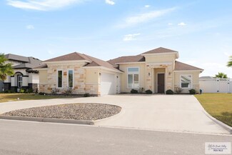 27 Arcos Gardens, Port Isabel, TX 78578