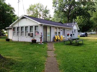 630 E 660 S, Wolcottville, IN 46795
