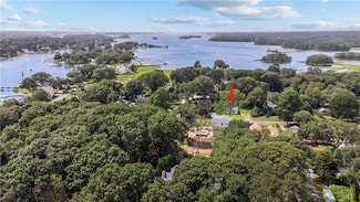 101 Winchester Dr, Wakefield, RI 02879