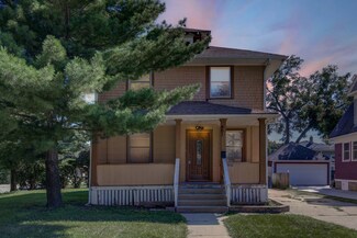 451 Arlington Ave, Elgin, IL 60120