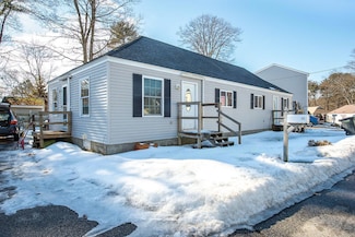 16-18 Macdougal St, Kittery, ME 03904