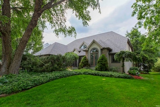 15789 Clarendon Hills Dr, Granger, IN 46530