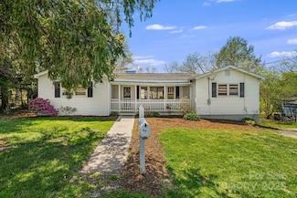 56 Pressley Ave, Brevard, NC 28712