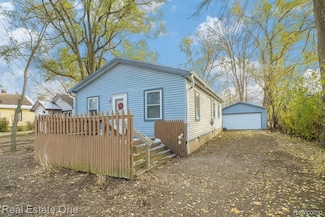 3164 Bessie St, Auburn Hills, MI 48326
