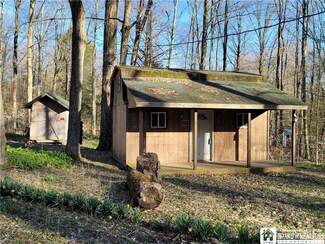 80 Summervale Dr, Napoli, NY 14772