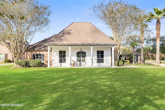 104 Western Ln, Lafayette, LA 70507