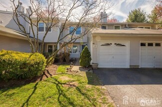 29 Sandpiper Dr, Parlin, NJ 08859