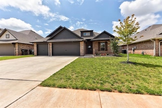 1632 NE 35th St, Moore, OK 73160