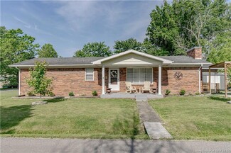 920 N 3rd St, Austin, IN 47102