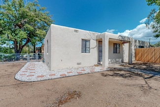 844 Valencia Dr SE, Albuquerque, NM 87108