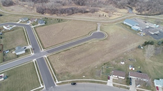 1104 Esther Cir, Marshall, MN 56258