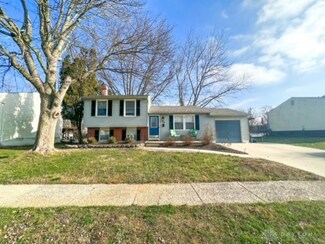 106 Mclaughlin Dr, Englewood, OH 45322