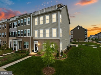 17330 Turnstone Dr, Dumfries, VA 22026