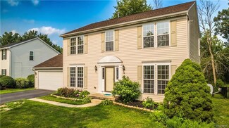 35 Huntingwood Dr, East Amherst, NY 14051