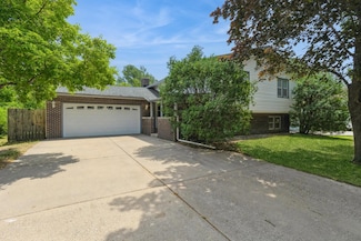 8240 Sumter Ave N, Brooklyn Park, MN 55445