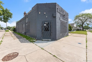 22248 Mac Arthur Blvd, Warren, MI 48089