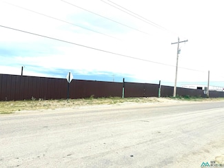 1004 Haston Rd, Carlsbad, NM 88220