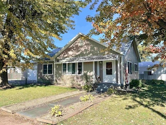 690 F St NE, Linton, IN 47441