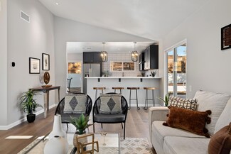 892 S Nueva Vista Dr, Palm Springs, CA 92264