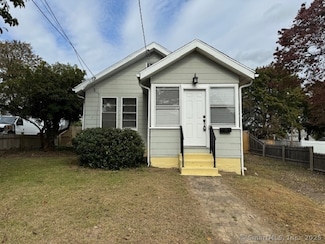 17 Sylvan St, Bridgeport, CT 06606