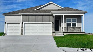 20464 Westridge Dr, Gretna, NE 68028