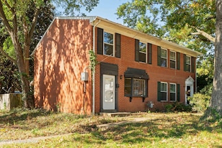 2811 Bexley Ct, Louisville, KY 40206