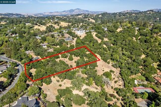 82 Overhill Rd, Orinda, CA 94563