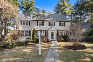128 Dane Hill Rd, Newton Highlands, MA 02461