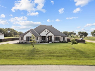 670 Horseshoe Meadows Dr, Waxahachie, TX 75167