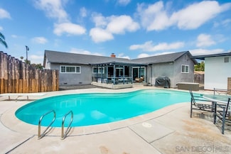 1438 Moon Rd, Vista, CA 92083