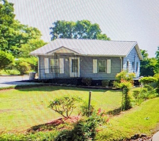 214 Park St, Rossville, GA 30741