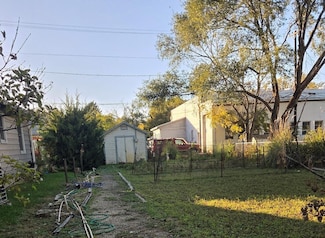 1203 N 8th St, Salina, KS 67401