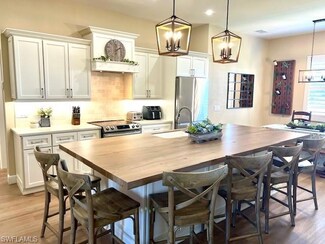 1006 Summerfield Dr, Naples, FL 34120