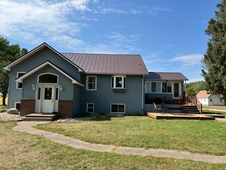 715 40th St SW, Danvers, MN 56231