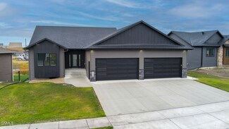 5329 Mica Dr, Bismarck, ND 58503