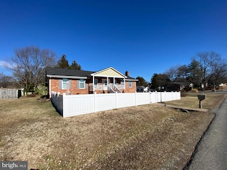 219 Butternut Dr, Fredericksburg, VA 22408