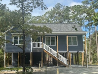 1311 Blackbeard Dr, Oriental, NC 28571