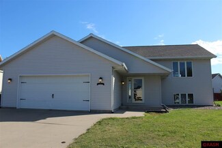 108 Trumpeter Ct, Mankato, MN 56001
